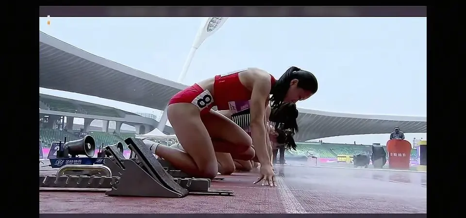 AA, 保获得小组, 全锦赛女子