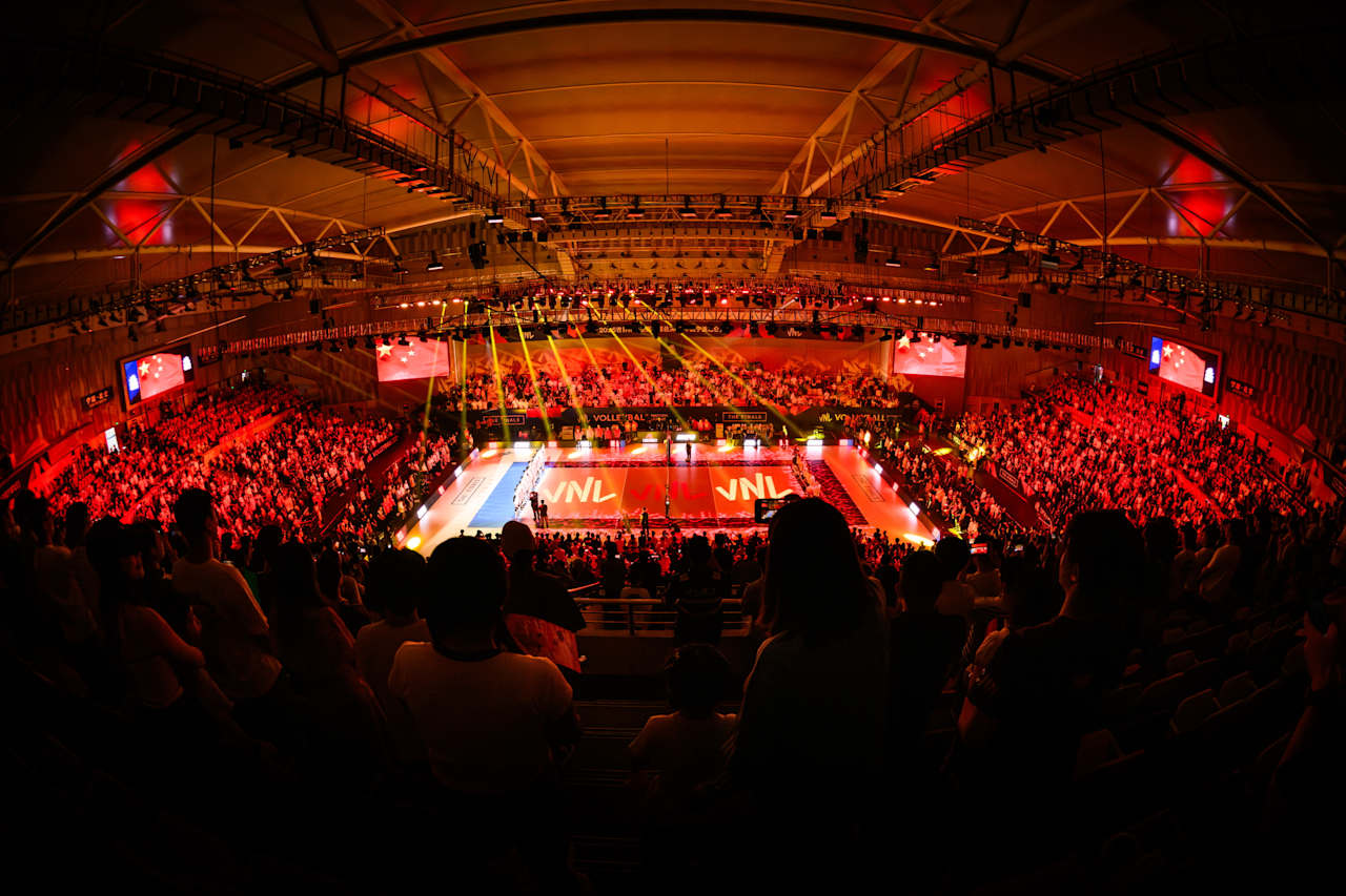 外征战到球, 爱上排球 外征战到球, 爱上排球