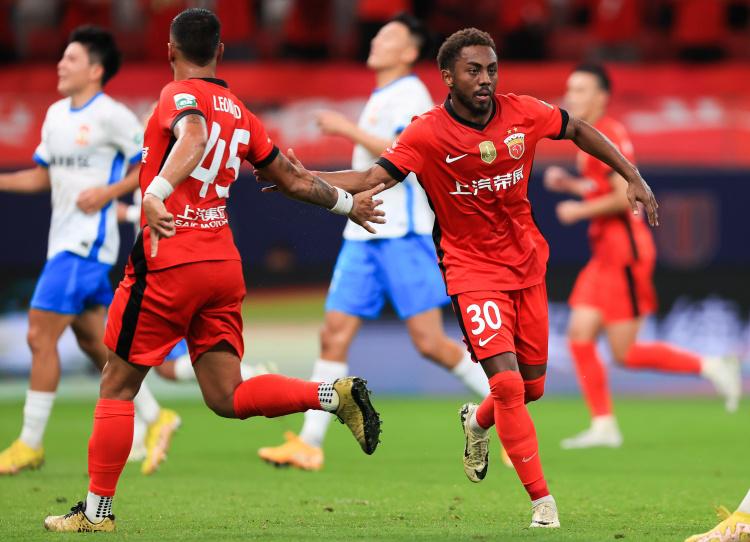 态平平的神, 明显的差异 态平平的神, 明显的差异